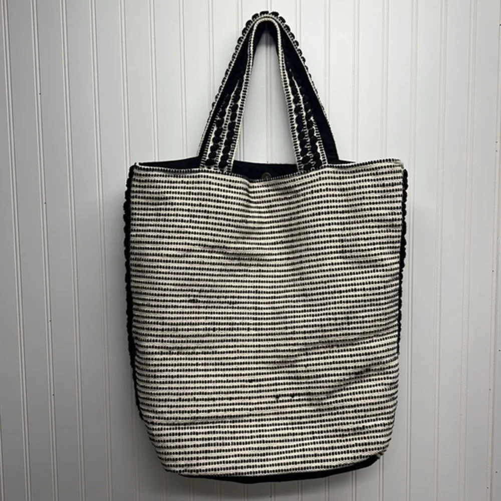 Knobby knit triple diamond‎ large canvas tote